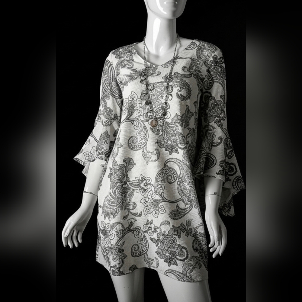 Elegant Black and White Paisley Women's Dress